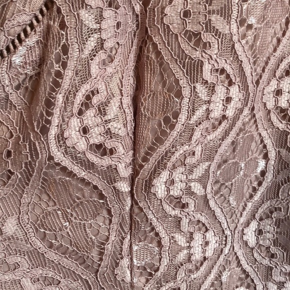 b Darlin Choker Dress Size JR 9/10 Light Pink Lace Overlay Button Keyhole Back - Picture 2 of 7